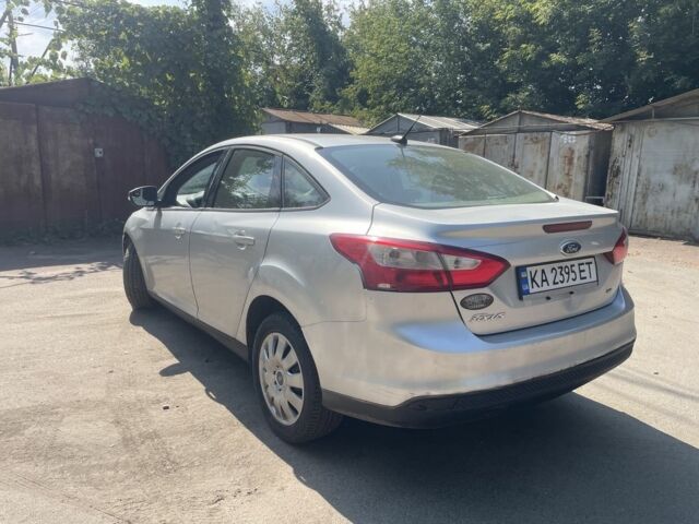 Сірий Форд Фокус, об'ємом двигуна 2 л та пробігом 295 тис. км за 3946 $, фото 1 на Automoto.ua