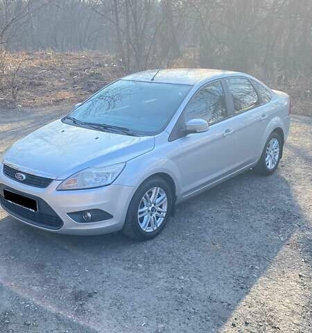 Сірий Форд Фокус, об'ємом двигуна 1.6 л та пробігом 330 тис. км за 4500 $, фото 1 на Automoto.ua