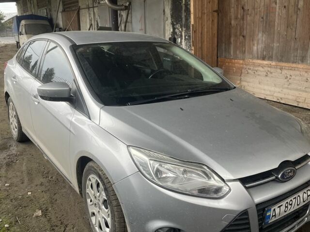 Серый Форд Фокус, объемом двигателя 2 л и пробегом 300 тыс. км за 2700 $, фото 1 на Automoto.ua