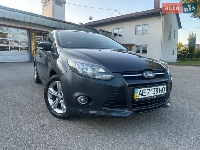 Серый Форд Фокус, объемом двигателя 1.6 л и пробегом 185 тыс. км за 7200 $, фото 1 на Automoto.ua