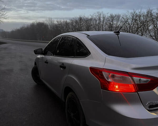 Сірий Форд Фокус, об'ємом двигуна 2 л та пробігом 157 тис. км за 5800 $, фото 1 на Automoto.ua