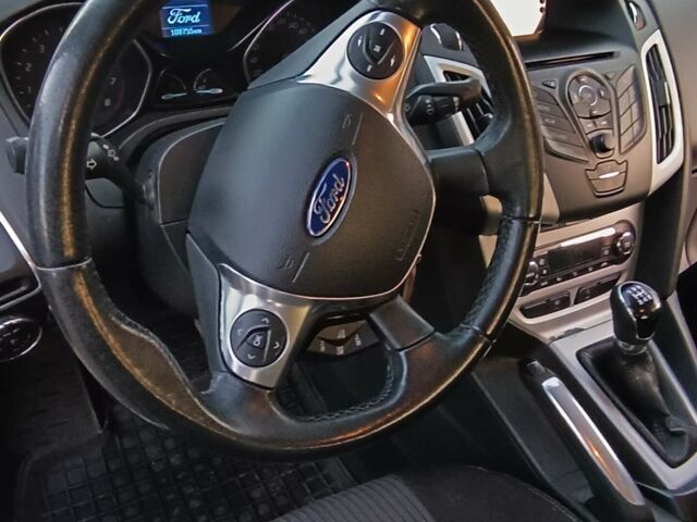 Сірий Форд Фокус, об'ємом двигуна 1 л та пробігом 108 тис. км за 7800 $, фото 1 на Automoto.ua