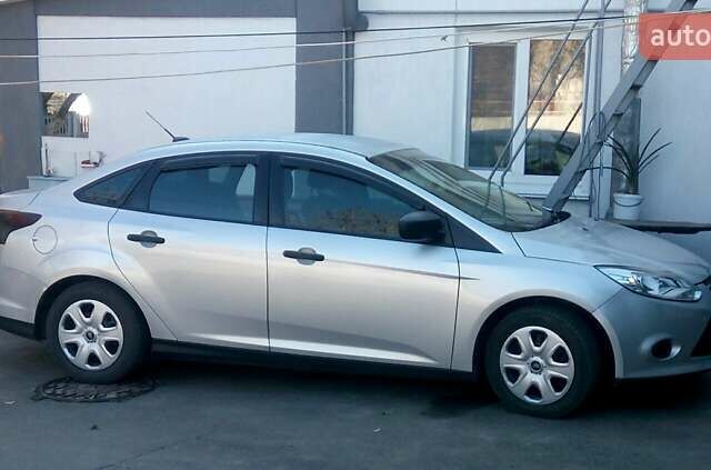 Серый Форд Фокус, объемом двигателя 2 л и пробегом 135 тыс. км за 7300 $, фото 1 на Automoto.ua