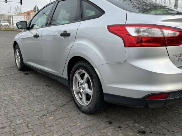 Сірий Форд Фокус, об'ємом двигуна 2 л та пробігом 243 тис. км за 5748 $, фото 1 на Automoto.ua