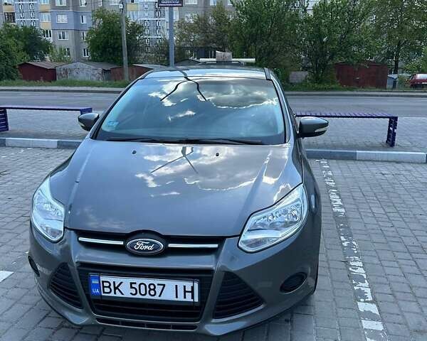 Серый Форд Фокус, объемом двигателя 2 л и пробегом 183 тыс. км за 7000 $, фото 1 на Automoto.ua