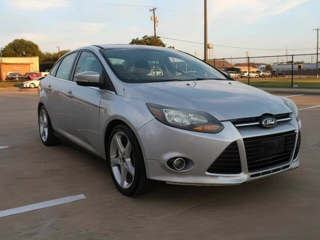 Серый Форд Фокус, объемом двигателя 2 л и пробегом 85 тыс. км за 6000 $, фото 1 на Automoto.ua