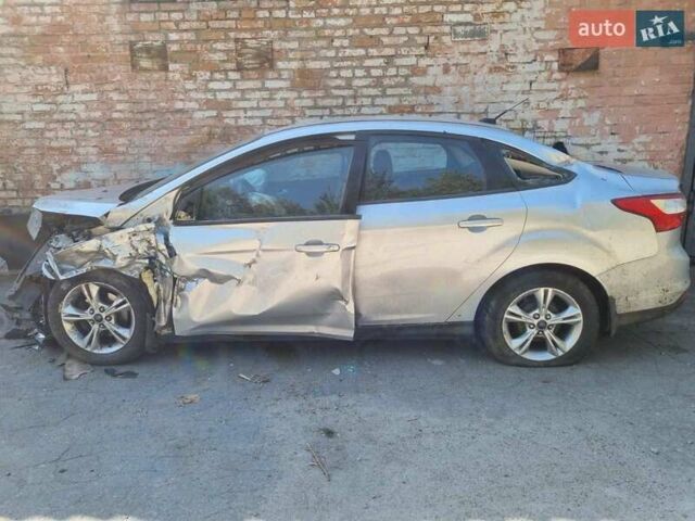 Сірий Форд Фокус, об'ємом двигуна 2 л та пробігом 250 тис. км за 2000 $, фото 1 на Automoto.ua