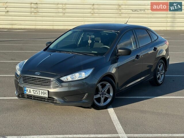 Сірий Форд Фокус, об'ємом двигуна 2 л та пробігом 144 тис. км за 6950 $, фото 1 на Automoto.ua