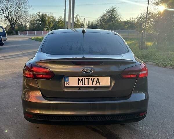 Сірий Форд Фокус, об'ємом двигуна 2 л та пробігом 220 тис. км за 7600 $, фото 1 на Automoto.ua