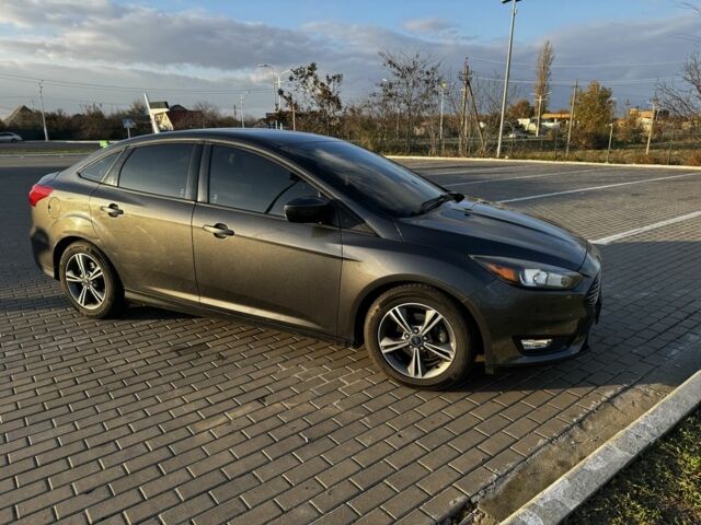 Сірий Форд Фокус, об'ємом двигуна 1 л та пробігом 115 тис. км за 7600 $, фото 1 на Automoto.ua