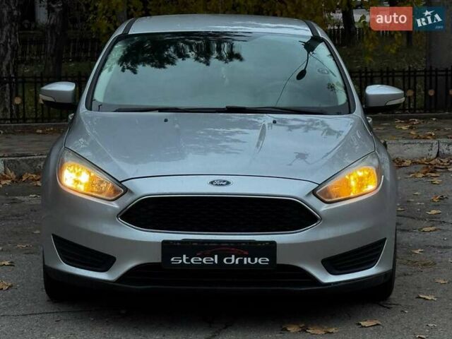 Сірий Форд Фокус, об'ємом двигуна 2 л та пробігом 139 тис. км за 7999 $, фото 1 на Automoto.ua