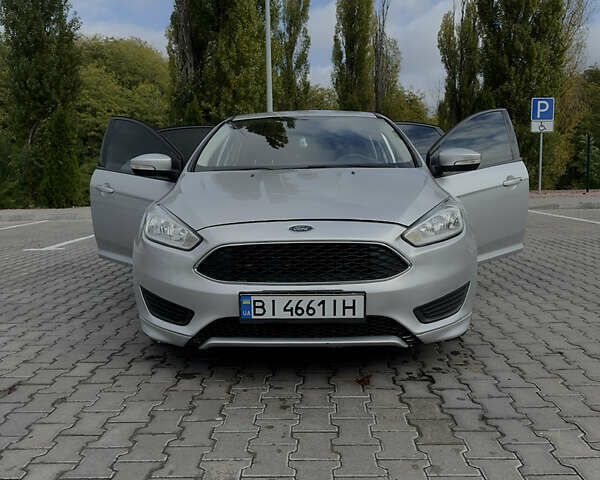 Форд Фокус 2017 в Кременчуге на Automoto.ua Серый Форд Фокус, объемом двигателя 2 л и пробегом 76 тыс. км за 9000 $, фото 1 на Automoto.ua
