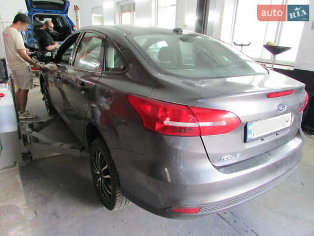 Форд Фокус 2017 у Києві на Automoto.ua Сірий Форд Фокус, об'ємом двигуна 2 л та пробігом 100 тис. км за 4900 $, фото 1 на Automoto.ua