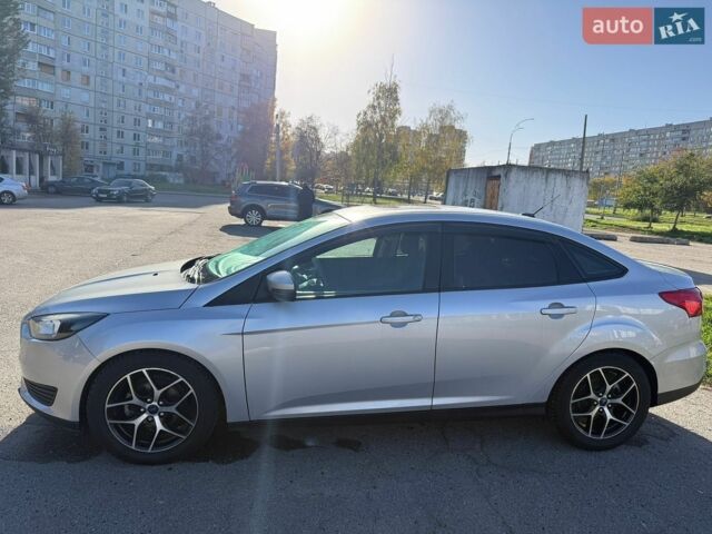 Серый Форд Фокус, объемом двигателя 2 л и пробегом 129 тыс. км за 8800 $, фото 1 на Automoto.ua