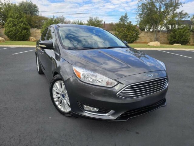 Сірий Форд Фокус, об'ємом двигуна 2 л та пробігом 54 тис. км за 3900 $, фото 1 на Automoto.ua