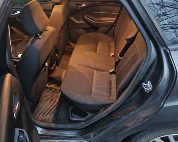 Серый Форд Фокус, объемом двигателя 2 л и пробегом 191 тыс. км за 9900 $, фото 1 на Automoto.ua