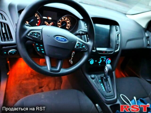 Сірий Форд Фокус, об'ємом двигуна 2 л та пробігом 136 тис. км за 8499 $, фото 1 на Automoto.ua