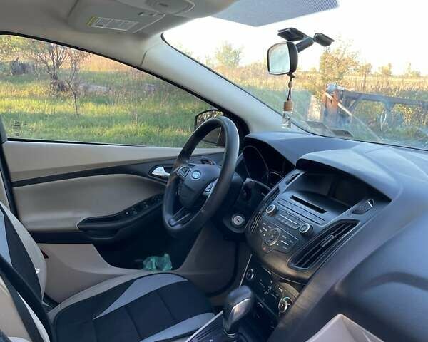 Серый Форд Фокус, объемом двигателя 2 л и пробегом 105 тыс. км за 9500 $, фото 1 на Automoto.ua