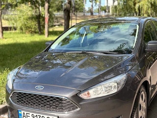 Серый Форд Фокус, объемом двигателя 1.9 л и пробегом 75 тыс. км за 8500 $, фото 1 на Automoto.ua