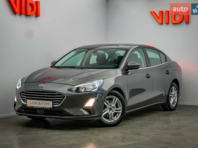 Сірий Форд Фокус, об'ємом двигуна 1.5 л та пробігом 60 тис. км за 16434 $, фото 1 на Automoto.ua