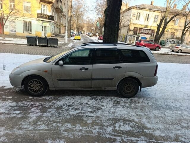 Серый Форд Фокус, объемом двигателя 1.8 л и пробегом 250 тыс. км за 3000 $, фото 1 на Automoto.ua