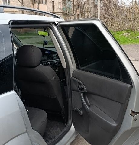 Сірий Форд Фокус, об'ємом двигуна 1.6 л та пробігом 200 тис. км за 4200 $, фото 1 на Automoto.ua