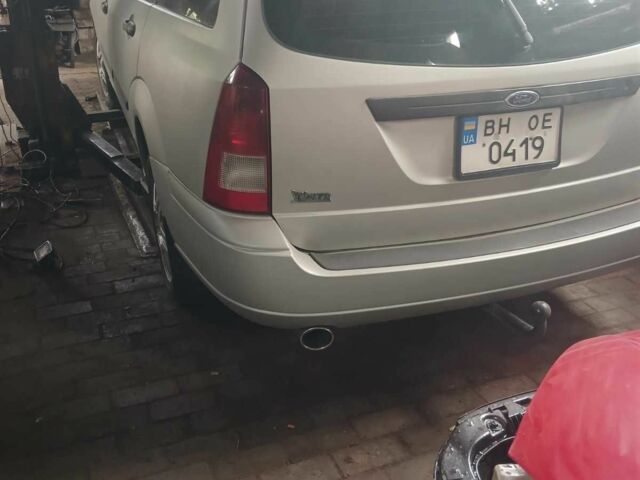 Серый Форд Фокус, объемом двигателя 2.3 л и пробегом 148 тыс. км за 1300 $, фото 1 на Automoto.ua