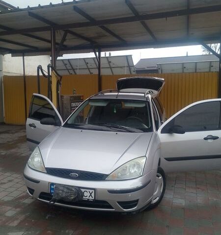 Серый Форд Фокус, объемом двигателя 1.6 л и пробегом 295 тыс. км за 4000 $, фото 1 на Automoto.ua