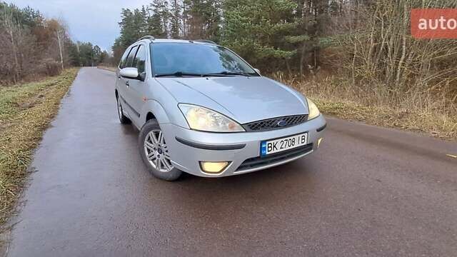 Серый Форд Фокус, объемом двигателя 1.6 л и пробегом 251 тыс. км за 3950 $, фото 1 на Automoto.ua