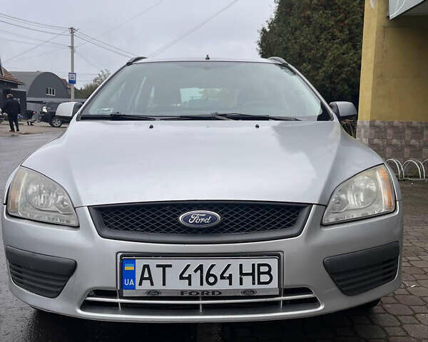 Серый Форд Фокус, объемом двигателя 1.56 л и пробегом 300 тыс. км за 3550 $, фото 1 на Automoto.ua