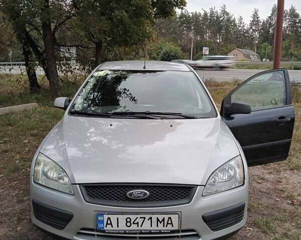 Серый Форд Фокус, объемом двигателя 1.56 л и пробегом 218 тыс. км за 3500 $, фото 1 на Automoto.ua