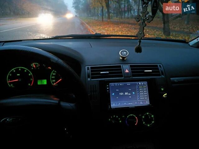 Сірий Форд Фокус, об'ємом двигуна 1.6 л та пробігом 300 тис. км за 4200 $, фото 1 на Automoto.ua