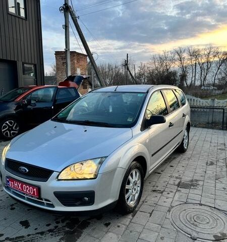 Серый Форд Фокус, объемом двигателя 1.6 л и пробегом 165 тыс. км за 4500 $, фото 1 на Automoto.ua