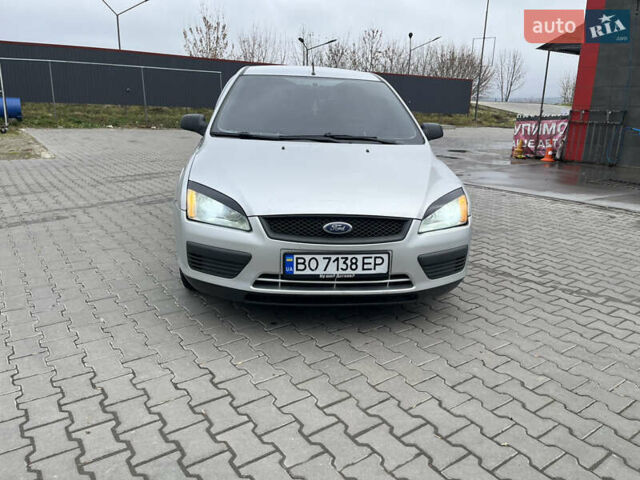 Сірий Форд Фокус, об'ємом двигуна 1.56 л та пробігом 319 тис. км за 3650 $, фото 1 на Automoto.ua