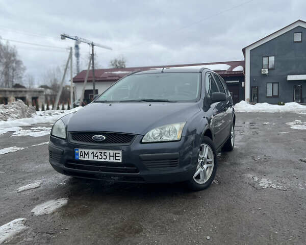 Серый Форд Фокус, объемом двигателя 1.56 л и пробегом 305 тыс. км за 4555 $, фото 1 на Automoto.ua