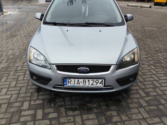 Серый Форд Фокус, объемом двигателя 1.6 л и пробегом 500 тыс. км за 2095 $, фото 1 на Automoto.ua