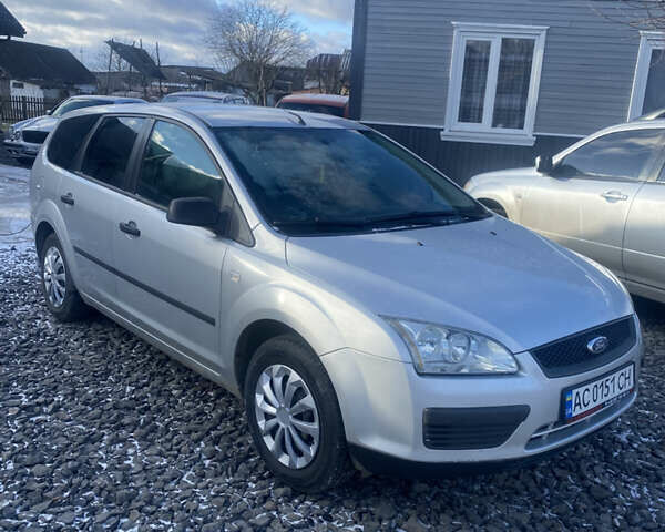Сірий Форд Фокус, об'ємом двигуна 1.6 л та пробігом 209 тис. км за 3650 $, фото 1 на Automoto.ua