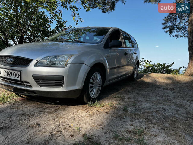 Серый Форд Фокус, объемом двигателя 1.6 л и пробегом 283 тыс. км за 4000 $, фото 1 на Automoto.ua