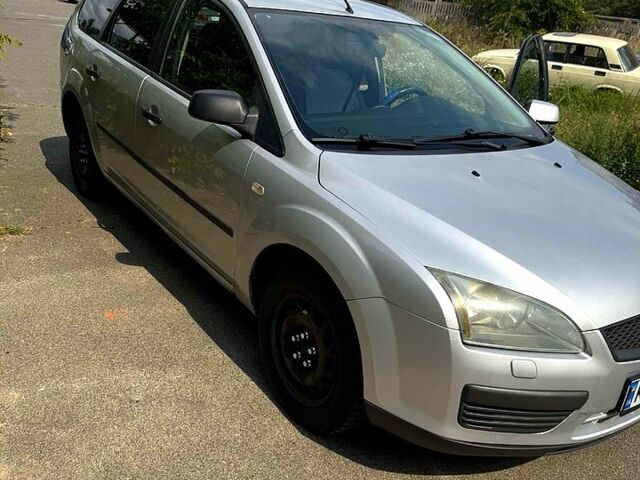 Сірий Форд Фокус, об'ємом двигуна 1.6 л та пробігом 275 тис. км за 4000 $, фото 1 на Automoto.ua