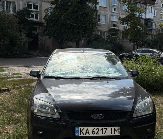 Сірий Форд Фокус, об'ємом двигуна 1.6 л та пробігом 283 тис. км за 4499 $, фото 1 на Automoto.ua