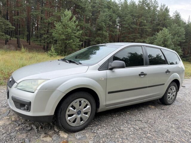 Сірий Форд Фокус, об'ємом двигуна 1.6 л та пробігом 227 тис. км за 3950 $, фото 1 на Automoto.ua