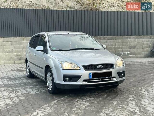 Серый Форд Фокус, объемом двигателя 1.6 л и пробегом 277 тыс. км за 4400 $, фото 1 на Automoto.ua
