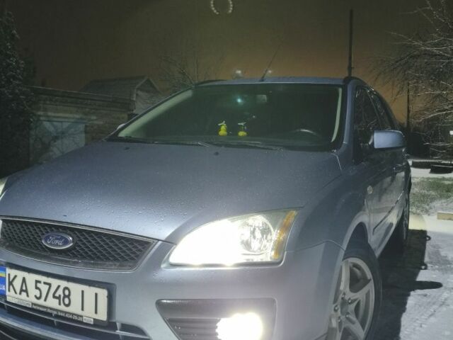 Серый Форд Фокус, объемом двигателя 1.6 л и пробегом 380 тыс. км за 3700 $, фото 1 на Automoto.ua