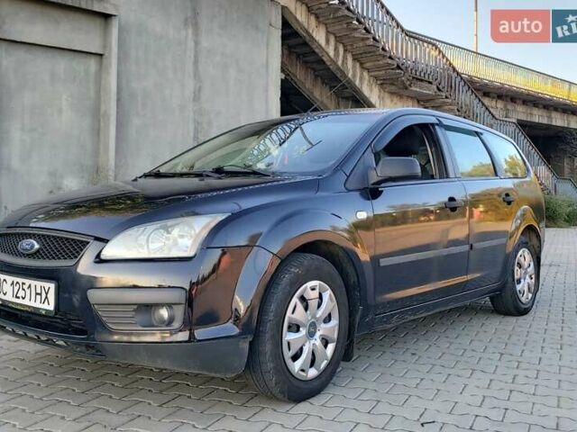 Серый Форд Фокус, объемом двигателя 1.6 л и пробегом 274 тыс. км за 4500 $, фото 1 на Automoto.ua