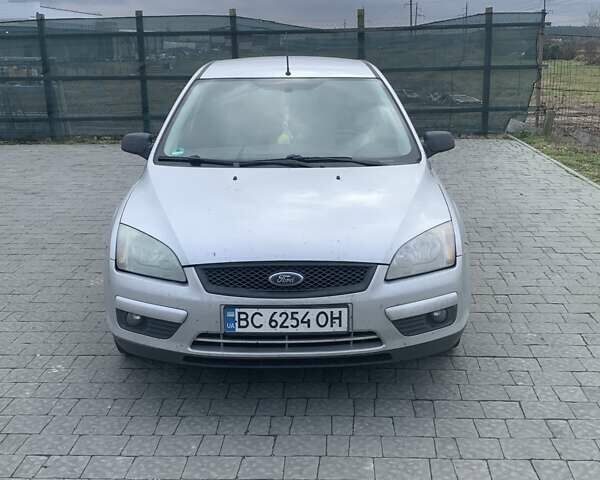 Серый Форд Фокус, объемом двигателя 1.6 л и пробегом 278 тыс. км за 3550 $, фото 1 на Automoto.ua