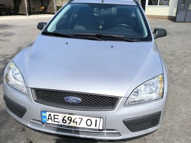 Серый Форд Фокус, объемом двигателя 1.6 л и пробегом 260 тыс. км за 4000 $, фото 1 на Automoto.ua