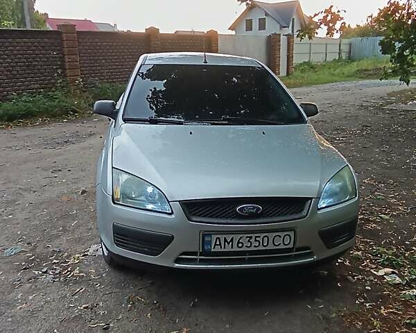 Сірий Форд Фокус, об'ємом двигуна 1.6 л та пробігом 307 тис. км за 4800 $, фото 1 на Automoto.ua