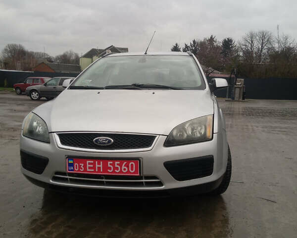 Серый Форд Фокус, объемом двигателя 1.6 л и пробегом 112 тыс. км за 4850 $, фото 1 на Automoto.ua