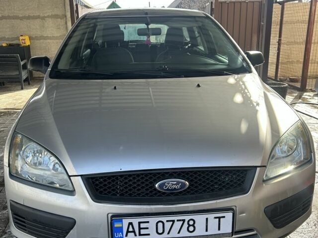Серый Форд Фокус, объемом двигателя 1.6 л и пробегом 360 тыс. км за 4000 $, фото 1 на Automoto.ua