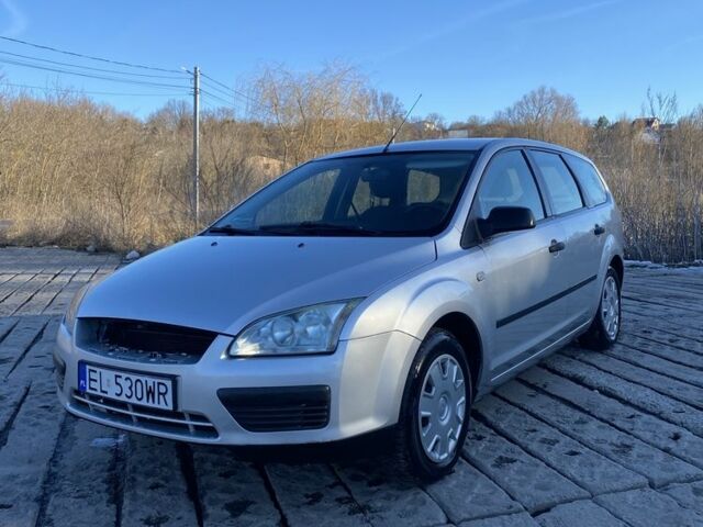 Серый Форд Фокус, объемом двигателя 1.6 л и пробегом 306 тыс. км за 2400 $, фото 1 на Automoto.ua